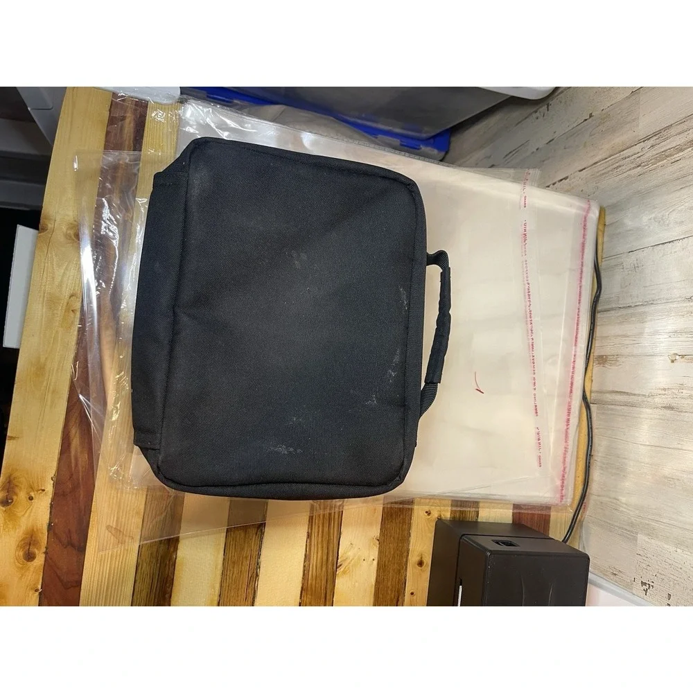 NIKE Insulated Lunch Box  Black & White  10